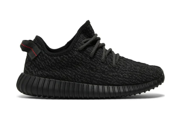 The Yeezy Reps Boost 350 'Pirate Black' 2022, 100% design accuracy replica shoes. Double protection box Returns are accepted within 14 days.