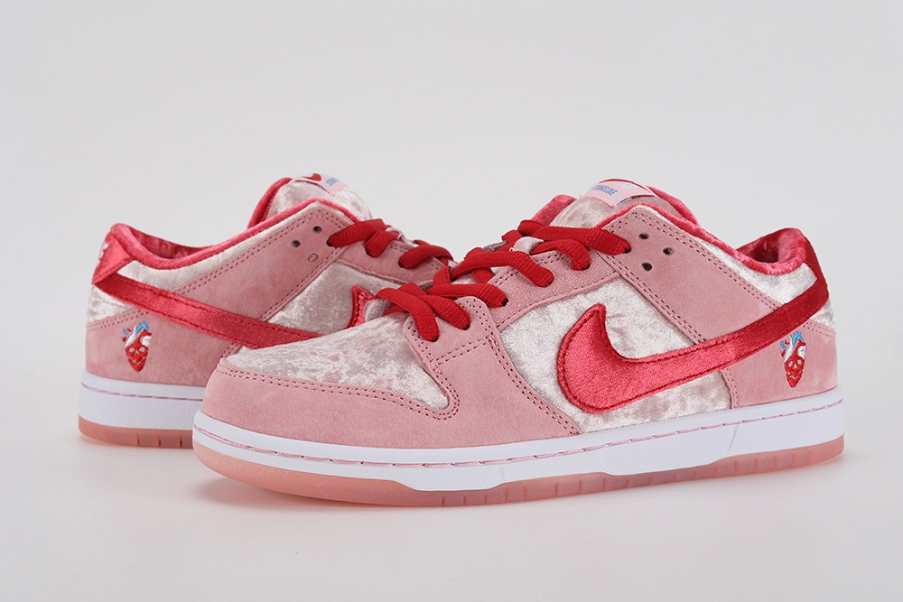 REPS StrangeLove x Dunk Low SB Valentine's Day' Special Box REP Shoes