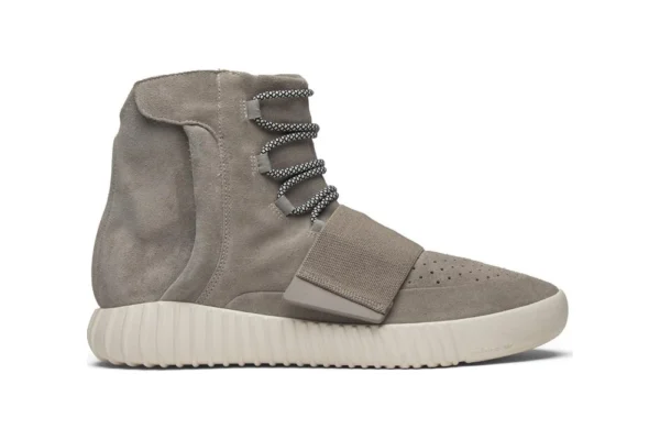 Rediscover iconic style with the Yeezy Boost 750 Rep. These sneakers are a timeless classic, featuring the original design that started it all.